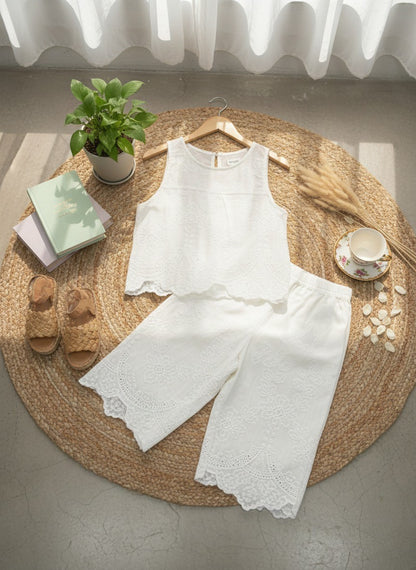 Elegant White Lace Co-Ord Set for Girls – Sleeveless Top & Wide-Leg Pants Outfit