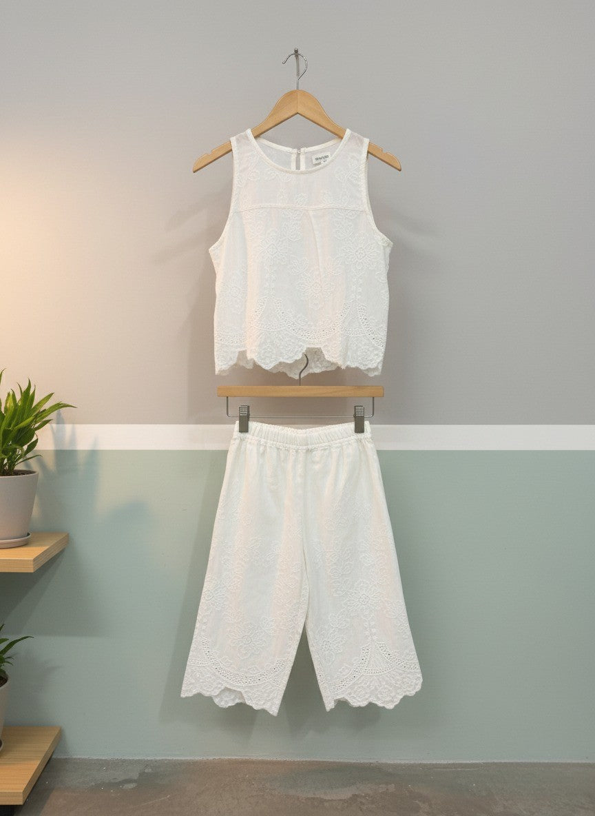 Elegant White Lace Co-Ord Set for Girls – Sleeveless Top & Wide-Leg Pants Outfit